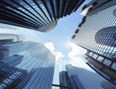 世俱杯-冰与火的安菲尔德之夜，当奥亚尔萨瓦尔将喧嚣化为寂静