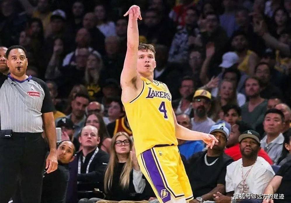 世俱杯改制-湖人击败老鹰,实现八连胜