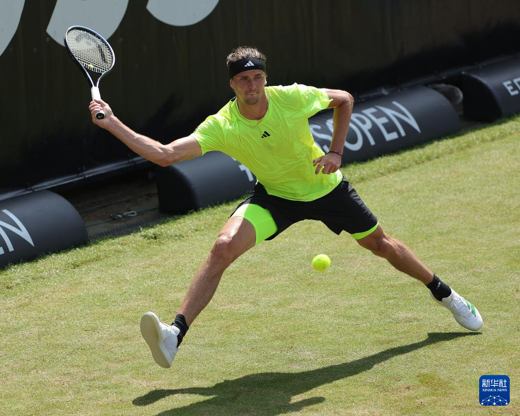 世俱杯改制-包含西班牙网球队强势世界网球队，兹维列夫绝境逆转的词条