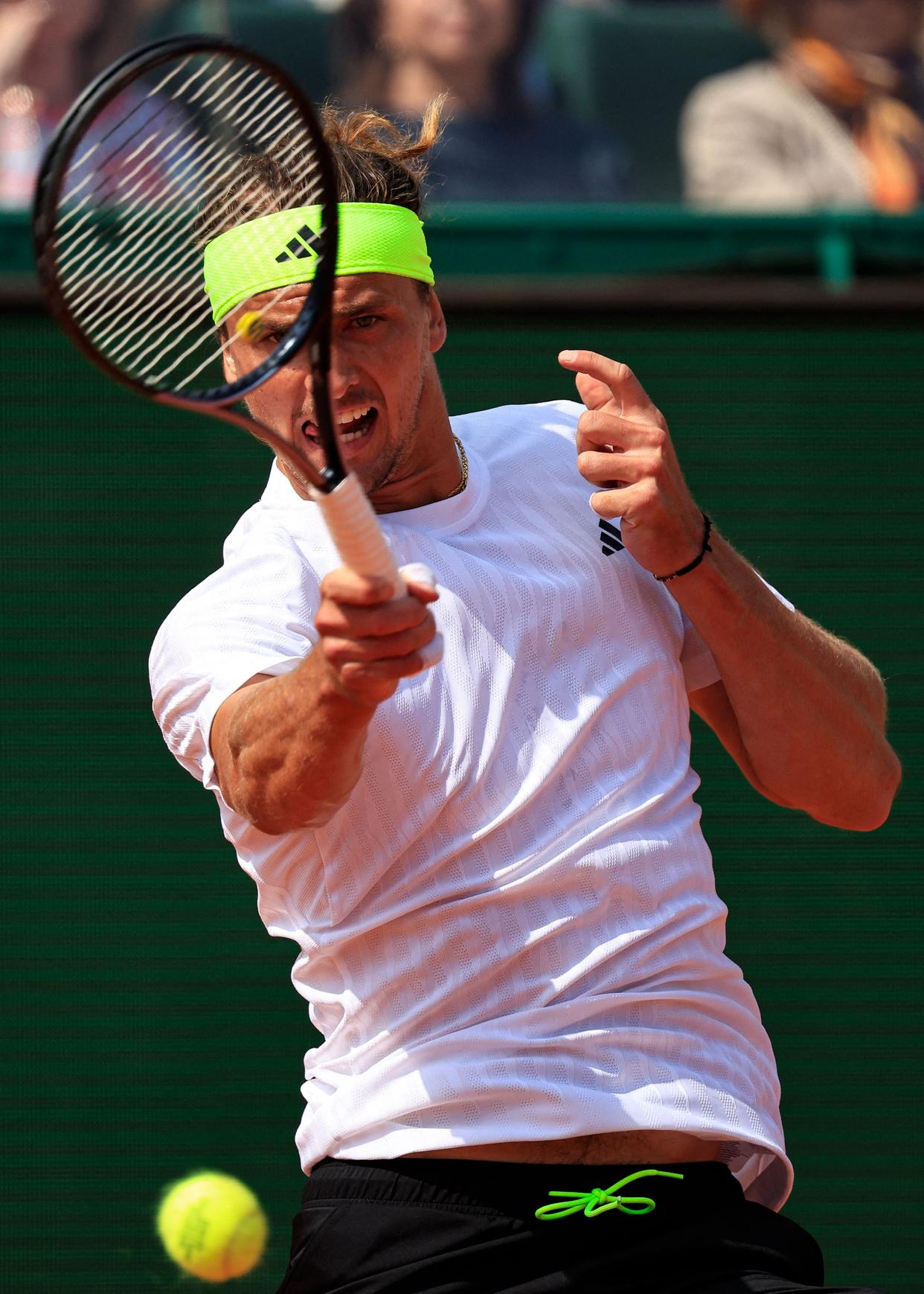 世俱杯奖金-蒙特卡洛大师赛险胜温网，兹维列夫高光表现