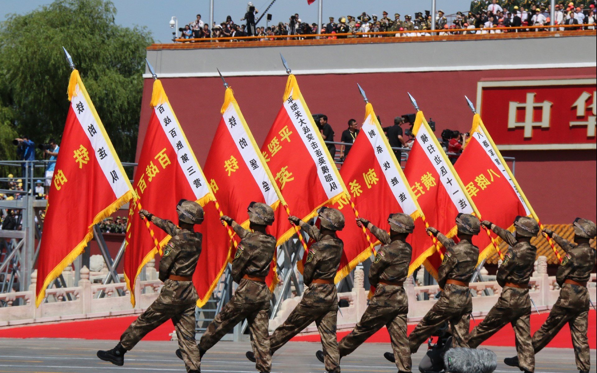 世俱杯-范弗利特末节导演15-0收割狂潮，雷霆碾压灰熊锁定关键战